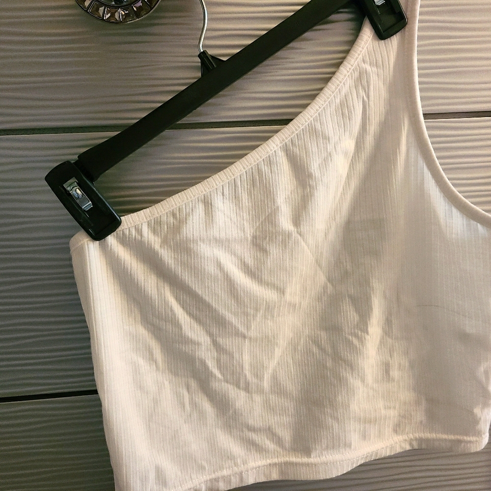 One Shoulder Crop Top ⚪